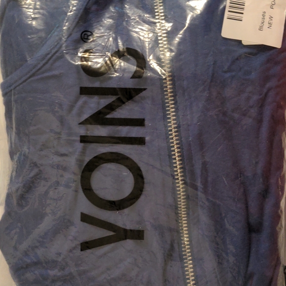 Cold shoulder, long sleeved, zippered front sexy, knit top.  Soft T-shirt fabric - Picture 7 of 9